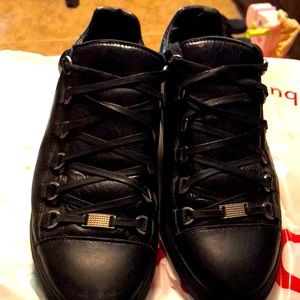 Balenciaga dress casual shoes, Men’s Black Leather. Good condition